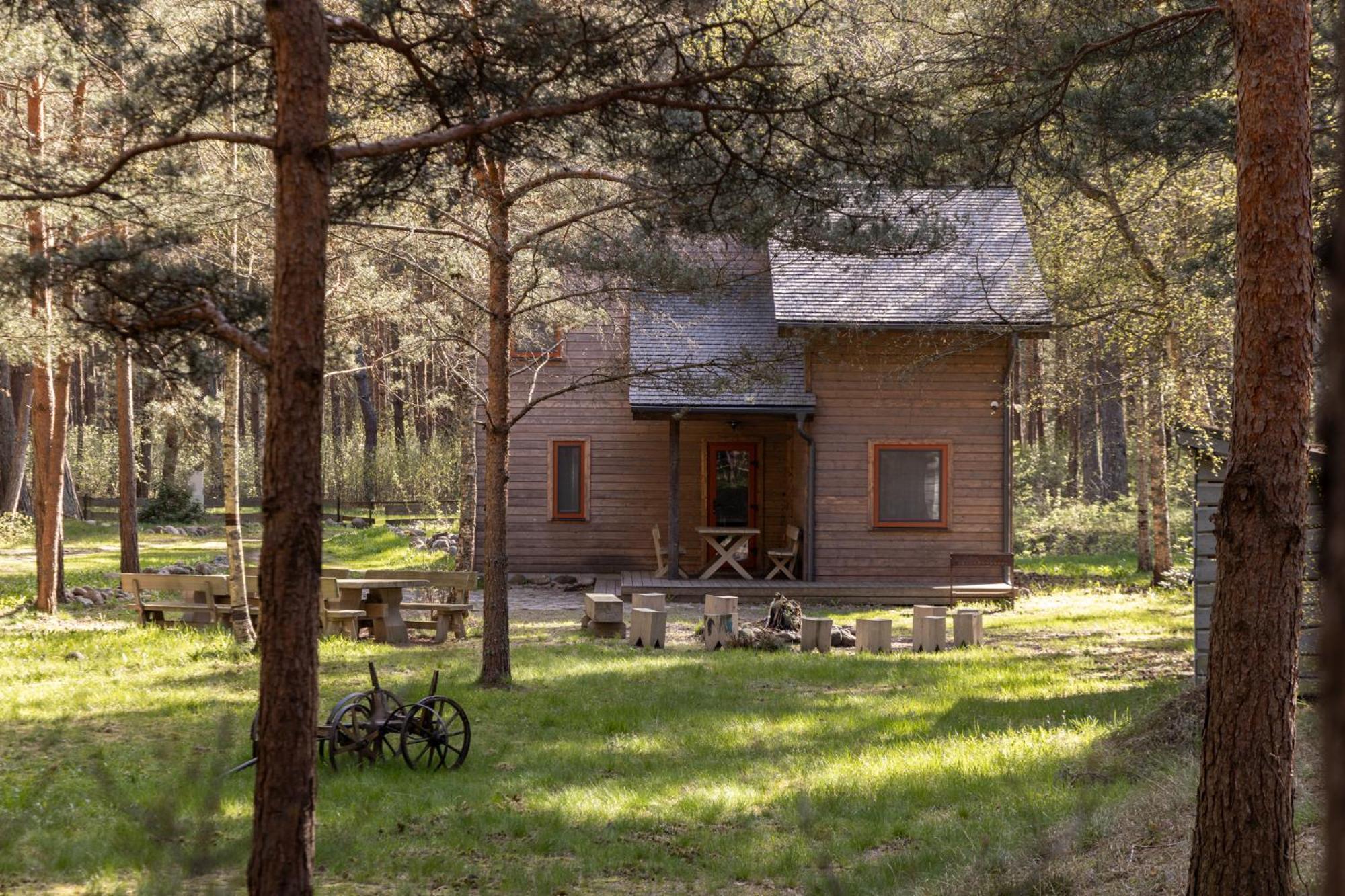 Roze Guest Houses Sklandas Bernāti Buitenkant foto